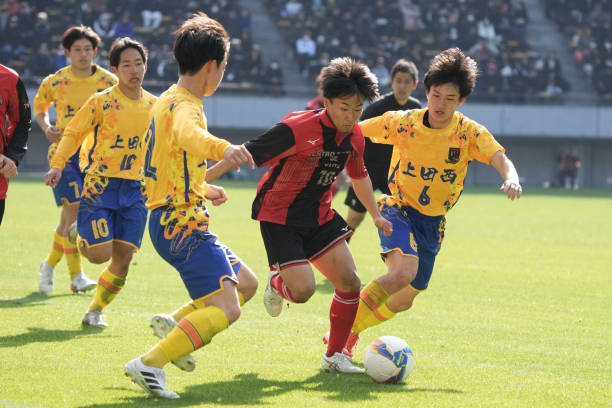 他巧妙地利 他巧妙地利